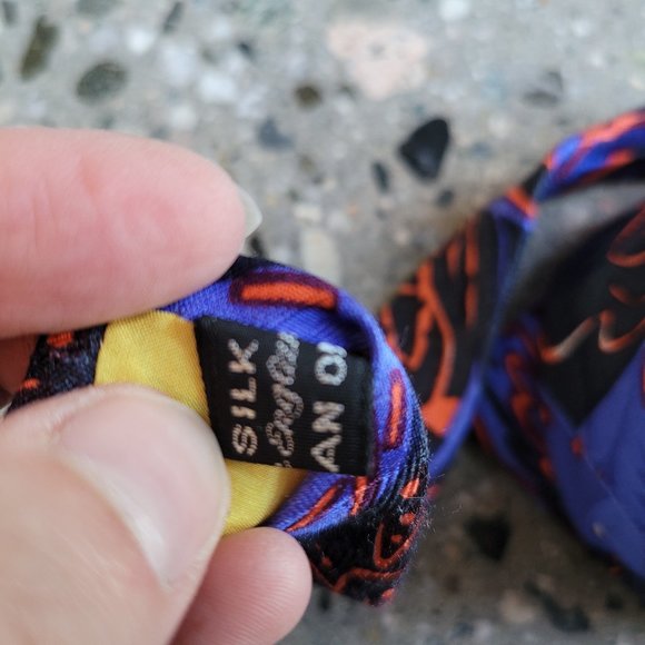 3/$20 - Georgina Von Etzdorf 100% Silk Tie - Picture 4 of 5